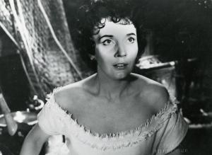 Scena del film "La figlia di Mata Hari" - Merusi, Renzo, 1954 - Primo piano di Ludmilla Tcherina che rivolge uno sguardo attonito in alto a destra.
