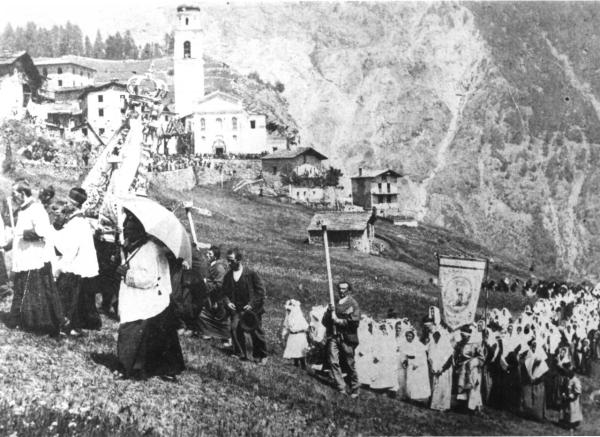 Processione al Santuario di Primolo.