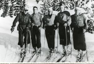 Campioni di sci con allenatore