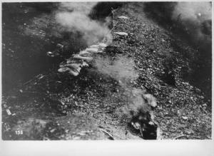 Prima guerra mondiale - Colle del Montello - Trincea - Soldato con maschera antigas - Fumi dei gas asfissianti