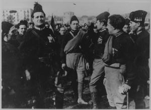 Napoli - Raduno fascista - Ritratto di gruppo: camicie nere in divisa - Fascismo