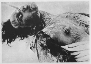 Nazismo - Tortura - Esecuzione / Impiccagione - Ritratto femminile: Zoya (anche Zoe) Kosmodemyanskaya, donna partigiana sovietica con cappio al collo - Unione Sovietica, Petrishchevo - Oblast' di Mosca