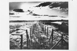 Polonia - Campo di concentramento di Lublino-Majdanek - Nazismo - Veduta dall'alto - Reticolato con filo spinato - Baracche - Tramonto