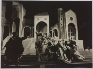 Spettacolo teatrale "Il sacro mimo di Gerardo dei Tintori" - Attori sul palcoscenico durante la rappresentazione