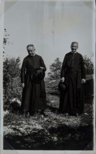 Ritratto maschile - Monsignore Giovanni Battista Pasetti con Don Ambrogio Rosa, sacerdoti - Cassano Valcuvia - Prato