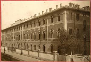 Milano - Pio Istituto dei Sordi in via Settembrini - Palazzo - Facciata