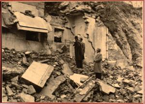Seconda Guerra Mondiale - Bombardamento - Cassano Valcuvia - Villa San Giuseppe: rovine - Uomini