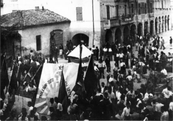 Seconda Guerra Mondiale - 25 Aprile - Manifestazione - Canneto sull'Oglio - Piazza Matteotti