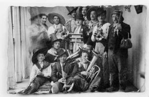 Ritratto di gruppo maschile - Carnevale - Banda