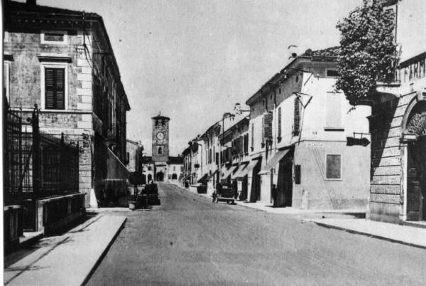 Canneto sull'Oglio - Via Garibaldi - Sagrato Chiesa del Carmine - Torre civica