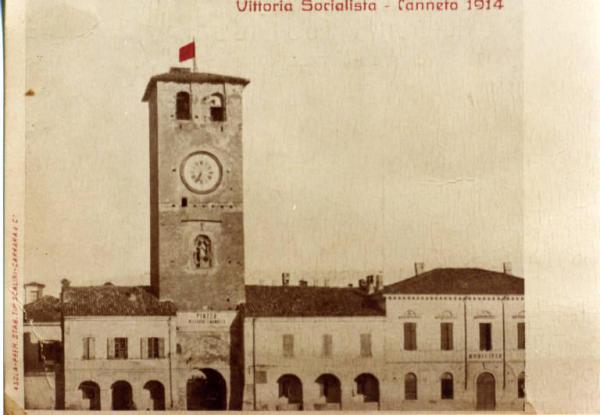 Canneto sull'Oglio - Piazza Vittorio Emanuele II (attuale piazza Matteotti) - Torre civica - Municipio
