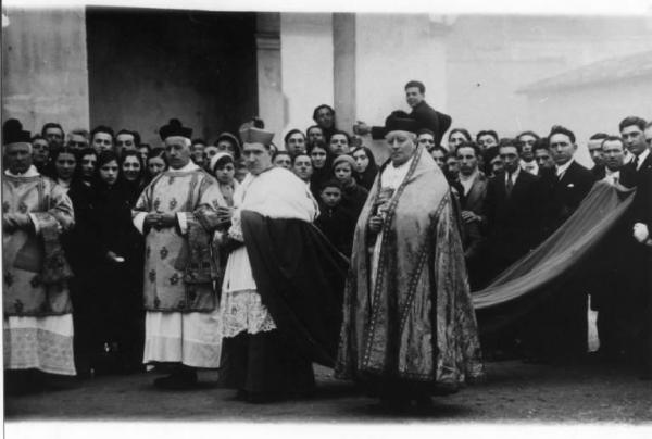 Ritratto di gruppo maschile - Don Fulvio Tessaroli - Consacrazione a Vescovo di Segni 1934