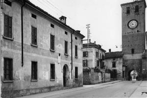 Canneto sull'Oglio - Via Tazzoli - Casa natale di don Tazzoli - Torre civica