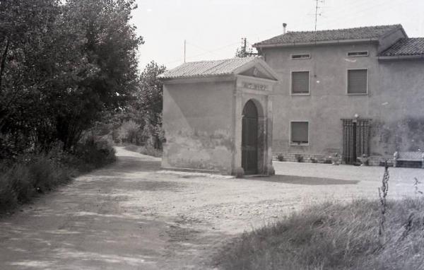 Buzzoletto di Viadana - Località Codisotto - Edicola della Madonna del Carmine - via Sant'Agata - Esterno