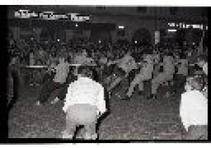 Festa popolare "Palio dei Rioni" 1980 - Viadana - Piazza Alessandro Manzoni - Momento di gara