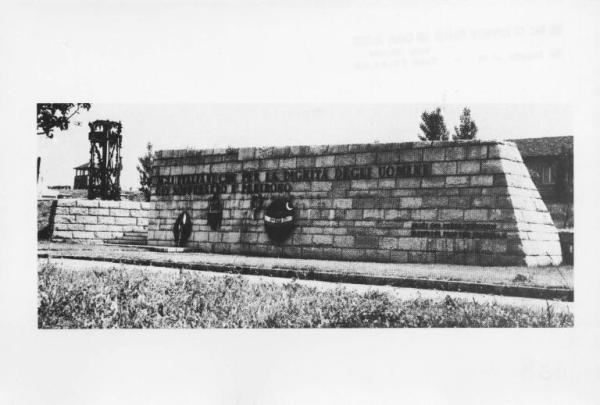 Austria, Mauthausen - Campo di concentramento di Mauthausen - Memoriale in commemorazione dei morti italiani - Monumento con sassi della cava del campo dell'architetto Mario Labò - Scultura in ferro di Mirko Basaldella