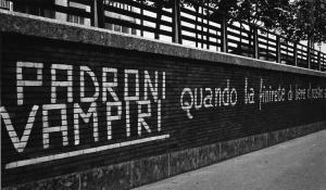 Scritte murali. Milano - Sottopassaggio stradale - Scritta murale