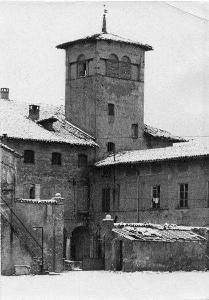 Torretta. Sesto San Giovanni - Antico palazzo - Abitazioni di contadini e operai - Neve