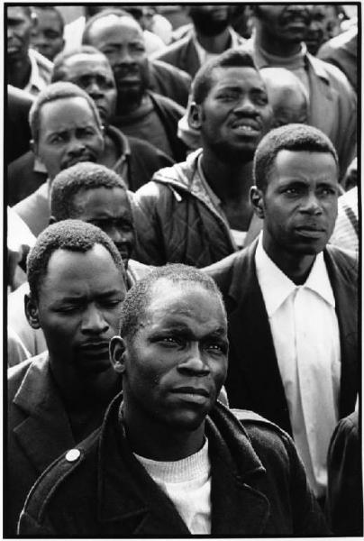Mozambico, Lourenco Marques (Maputo) - Comizio del Frelimo (Fronte di Liberazione del Mozambico) - Lavoratori del porto