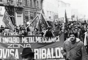 Milano - Sciopero nazionale metalmeccanici - Operai del quartiere Bovisa