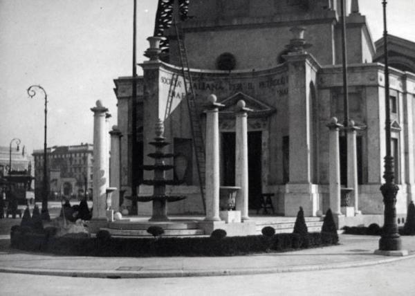 Fiera di Milano - Campionaria 1931 - Padiglione della Nafta-Shell - Entrata