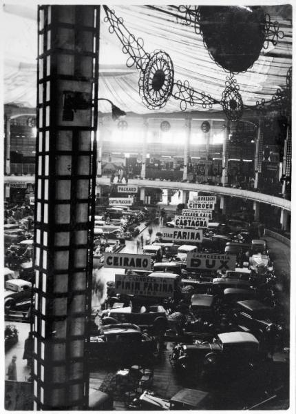 Fiera di Milano - Campionaria 1931 - Salone dell'automobile nel palazzo dello sport