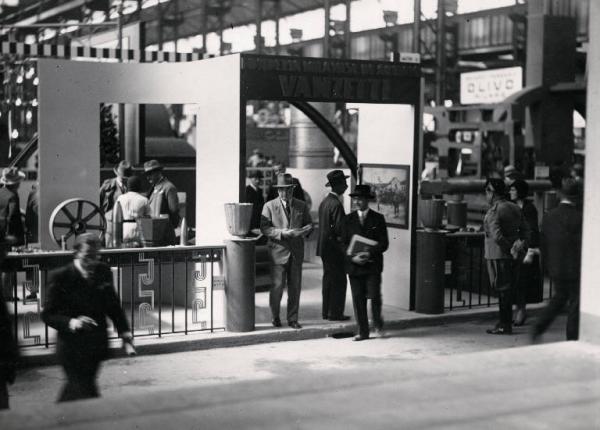 Fiera di Milano - Esposizione internazionale di fonderia 1931 - Stand della Fonderia milanese di acciaio Vanzetti
