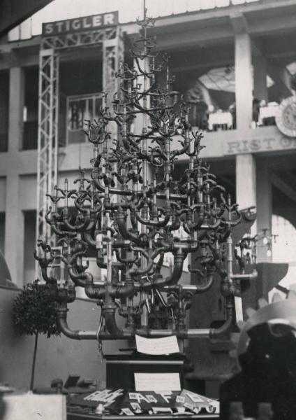 Fiera di Milano - Esposizione internazionale di fonderia 1931 - Oggetto artistico costruito con tubi