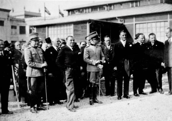 Fiera di Milano - Campionaria 1933 - Visita del duca di Bergamo Adalberto di Savoia