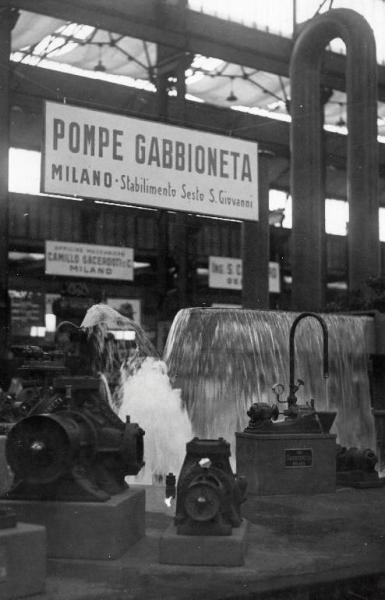 Fiera di Milano - Campionaria 1933 - Padiglione della meccanica - Stand di pompe della ditta Gabbioneta