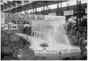 Fiera di Milano - Campionaria 1931 - Padiglione della meccanica - Stand di pompe della ditta Gabbioneta