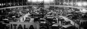 Fiera di Milano - Campionaria 1931 - Salone dell'automobile nel palazzo dello sport - Veduta panoramica