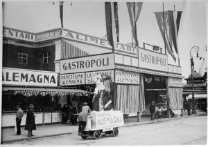 Fiera di Milano - Campionaria 1931 - Padiglione degli alimentari - Struttura esterna "Gastropoli"