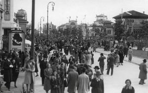Fiera di Milano - Campionaria 1931 - Viale delle nazioni - Folla di visitatori