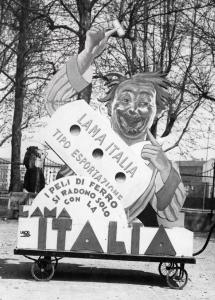 Fiera di Milano - Campionaria 1931 - Pubblicità mobile delle lamette da barba Italia