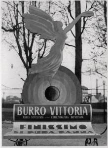 Fiera di Milano - Campionaria 1931 - Pubblicità mobile del burro Vittoria