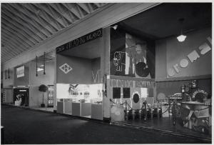 Fiera di Milano - Campionaria 1933 - Padiglione di colori e vernici - Sala interna