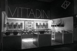 Fiera di Milano - Campionaria 1933 - Padiglione di colori e vernici - Stand del colorificio G. Vittadini