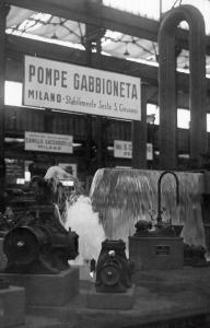 Fiera di Milano - Campionaria 1933 - Padiglione della meccanica - Stand di pompe della ditta Gabbioneta