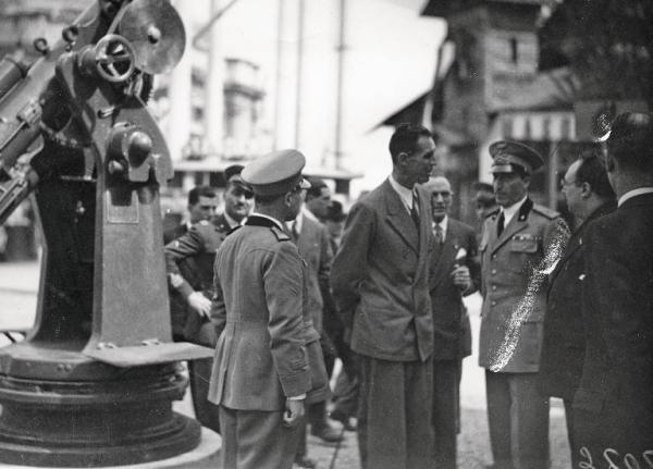 Fiera di Milano - Campionaria 1934 - Visita del duca di Aosta Amedeo di Savoia