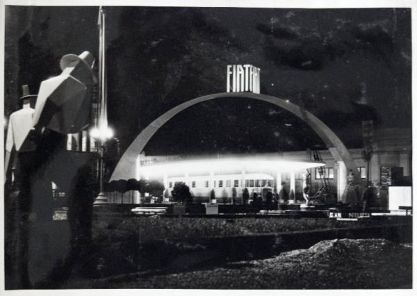 Fiera di Milano - Campionaria 1934 - Piazza Italia - Veduta notturna