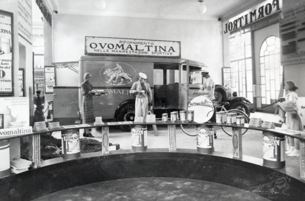 Fiera di Milano - Campionaria 1934 - Padiglione delle industrie chimiche - Stand della Ovomaltina