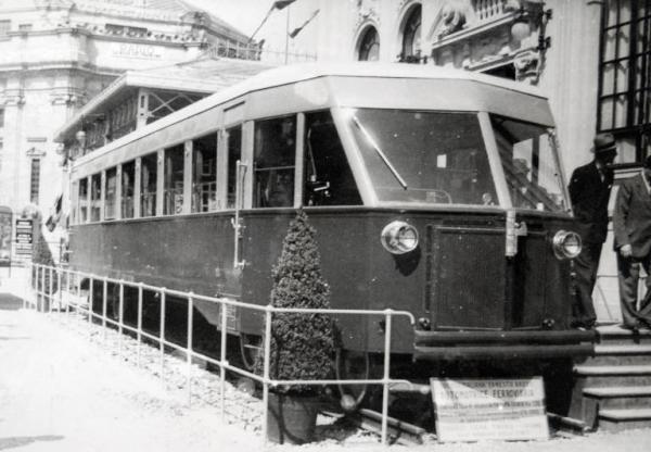 Fiera di Milano - Campionaria 1934 - Automotrice ferroviaria della Società italiana Ernesto Breda