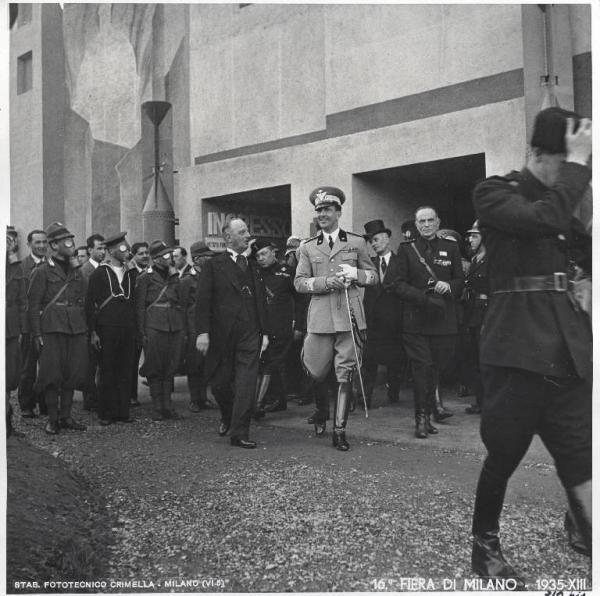 Fiera di Milano - Campionaria 1935 - Visita del principe di Piemonte Umberto II di Savoia