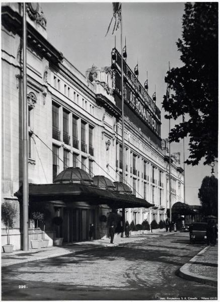 Fiera di Milano - Palazzo dello sport, sede del Salone internazionale aeronautico 1935 - Esterno