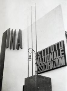 Fiera di Milano - Campionaria 1934 - Padiglione dell'INA (Istituto nazionale assicurazioni) - Particolare architettonico con insegne