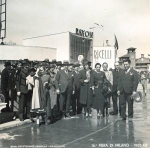 Fiera di Milano - Campionaria 1935 - Visita di un gruppo di industriali spagnoli