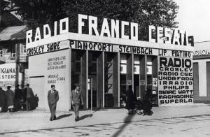Fiera di Milano - Campionaria 1935 - Padiglione della Franco Cesati (pianoforti e radio) - Esterno