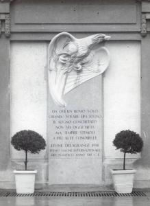 Fiera di Milano - Salone internazionale aeronautico 1935 - Cippo alla memoria di Leone Delagrange