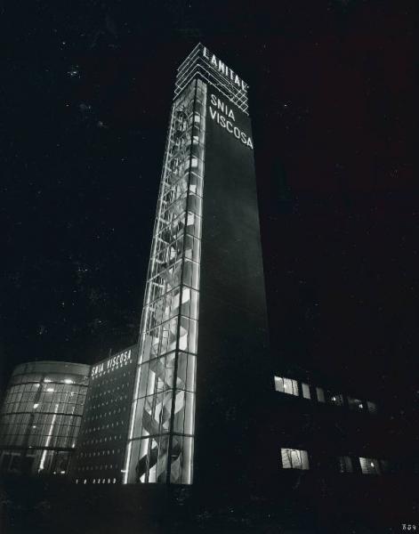 Fiera di Milano - Campionaria 1936 - Padiglione della Snia Viscosa - Veduta notturna